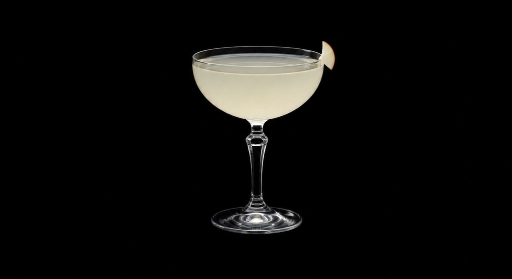 Apples 'n' Pears cocktail on a dark studio background
