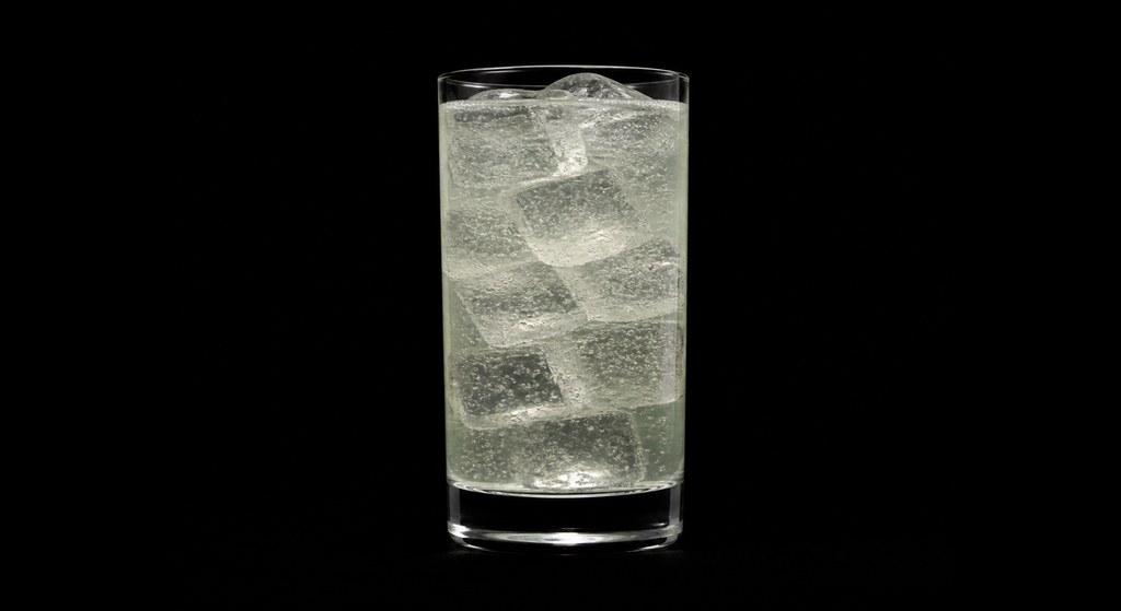 Billy Taylor cocktail on a dark studio background