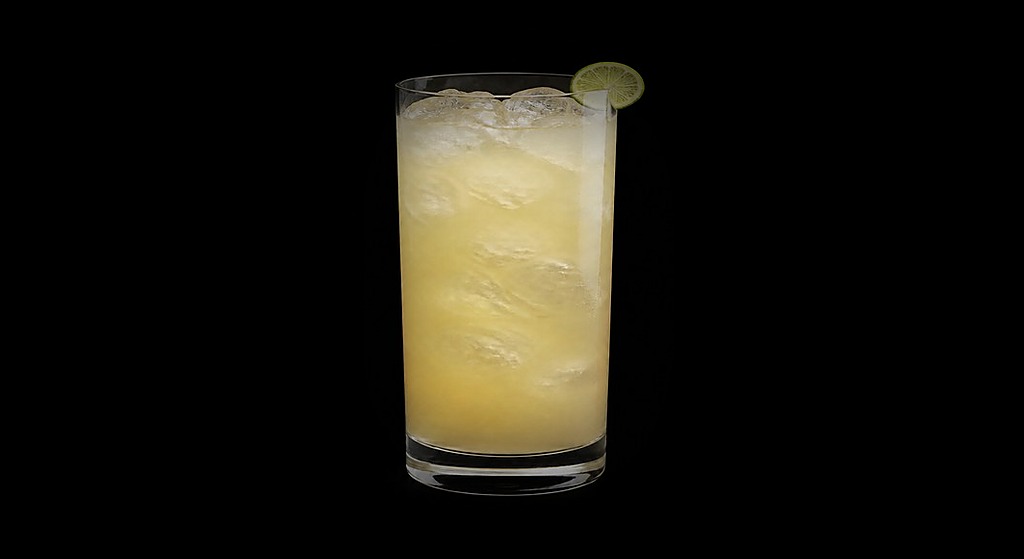 Bossa Nova #1 cocktail on a dark studio background