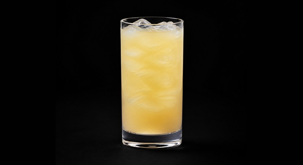 Bossa Nova #2 cocktail on a dark studio background