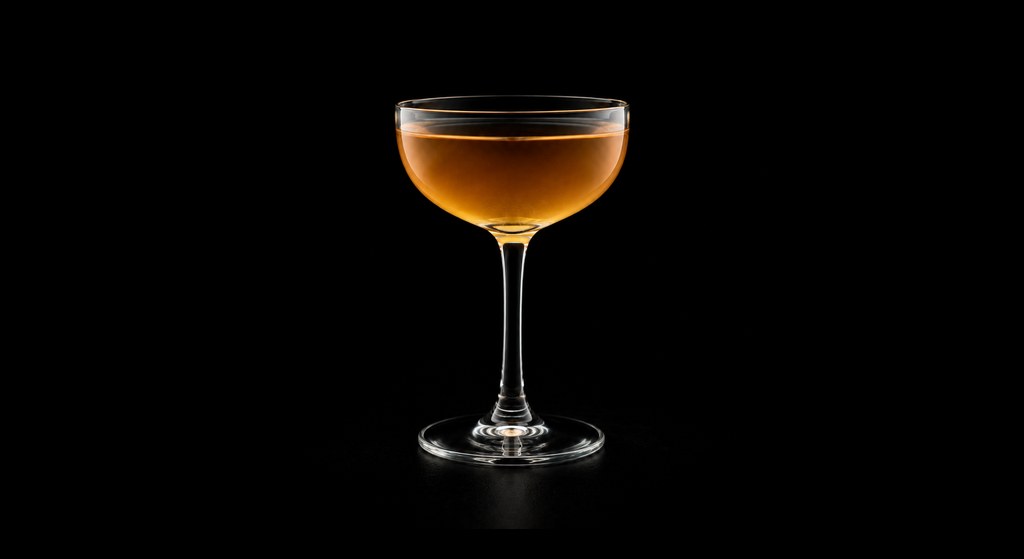 Ce Soir cocktail on a dark studio background