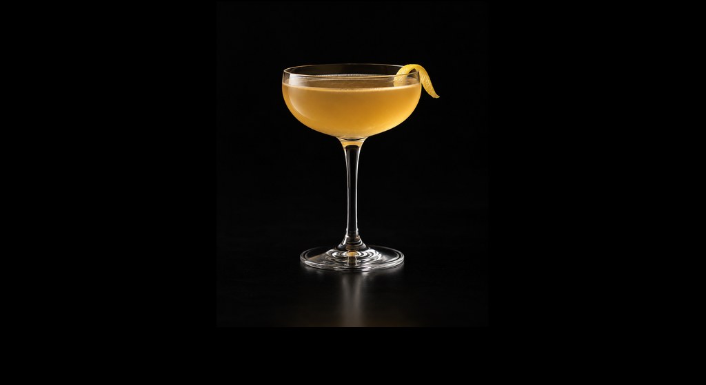 Champs-Élysées cocktail on a dark studio background