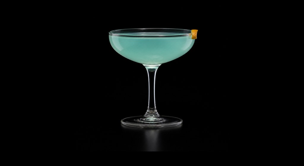 Darlington cocktail on a dark studio background