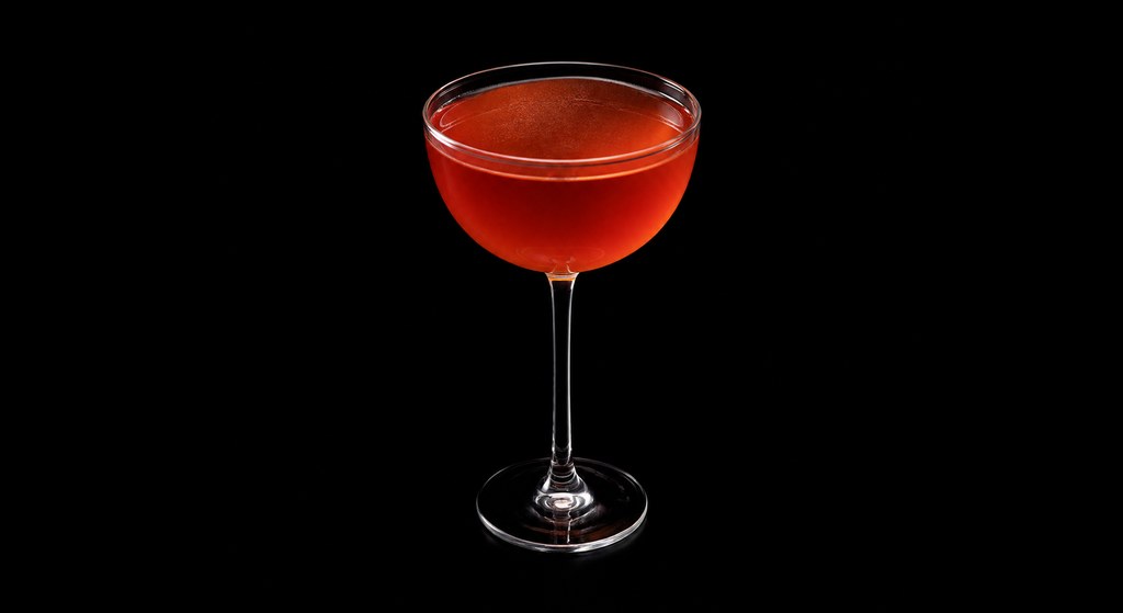 Gilroy Cocktail cocktail on a dark studio background