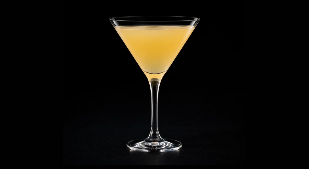 Havana Cocktail cocktail on a dark studio background