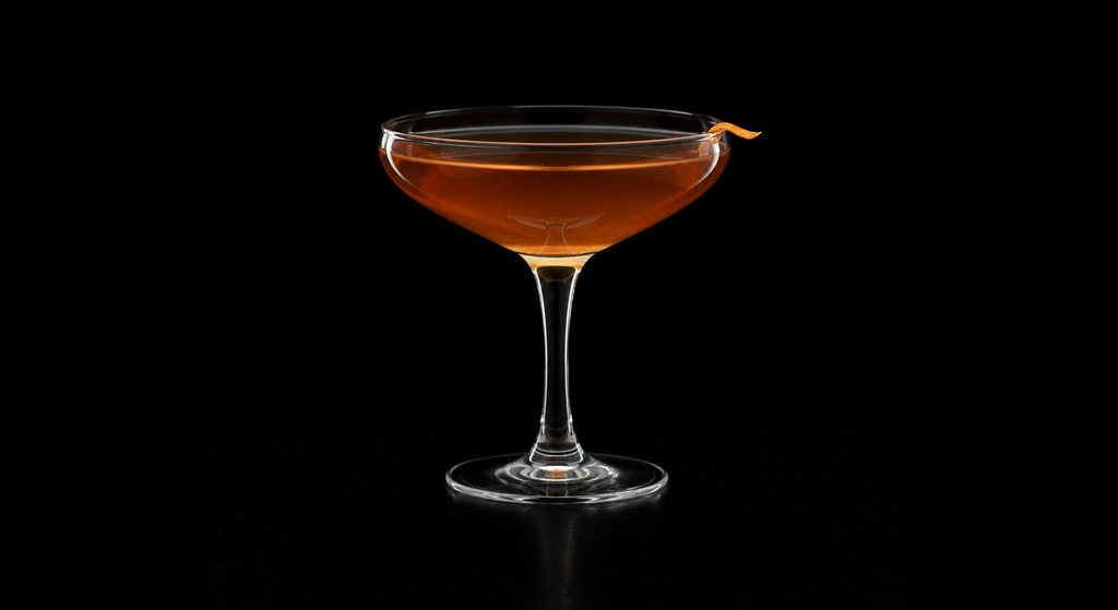 Hearn Cocktail cocktail on a dark studio background