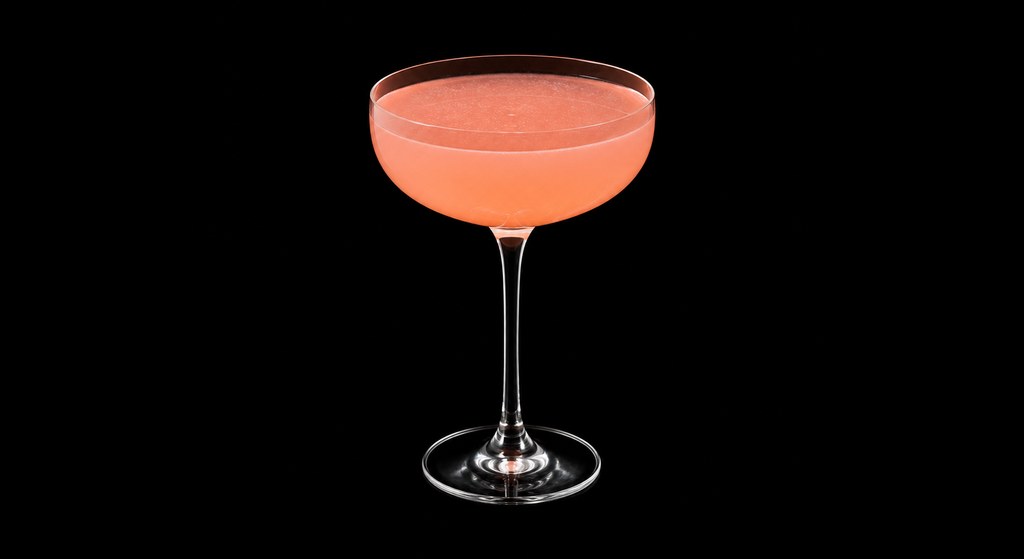 Joggling Board cocktail on a dark studio background