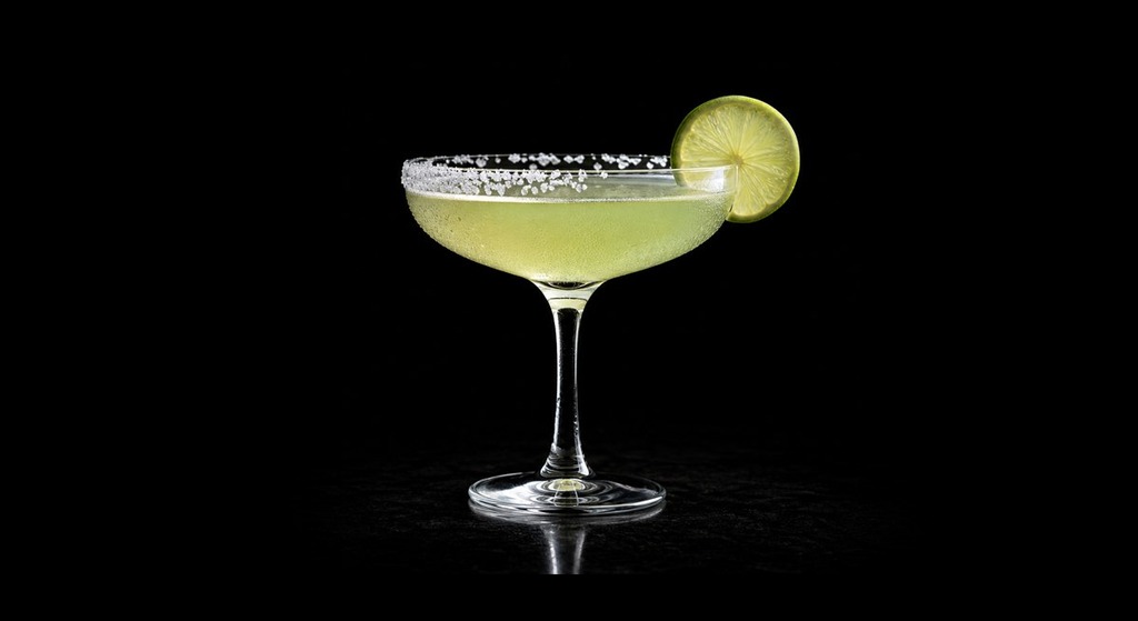 margarita cocktail in a serving glass