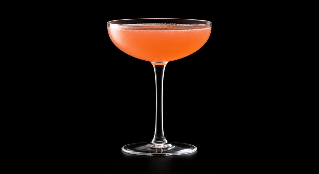 Mariposa cocktail on a dark studio background