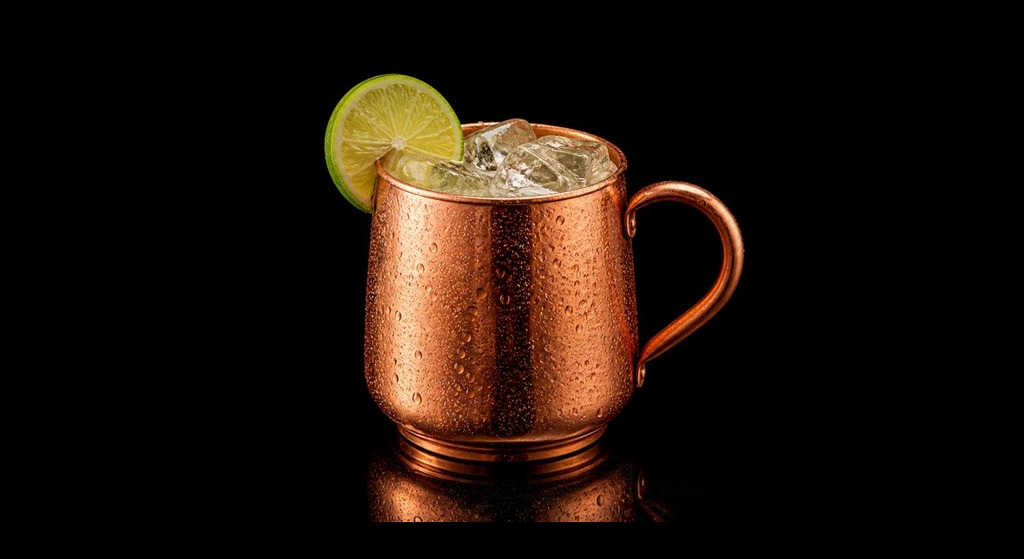 moscow mule cocktail in a serving glass