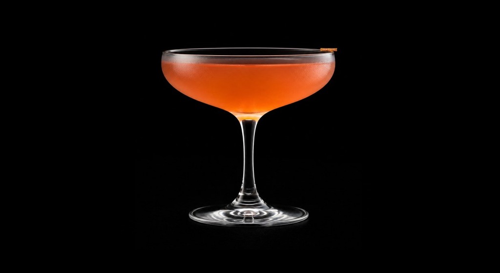 Mr. 404 cocktail on a dark studio background