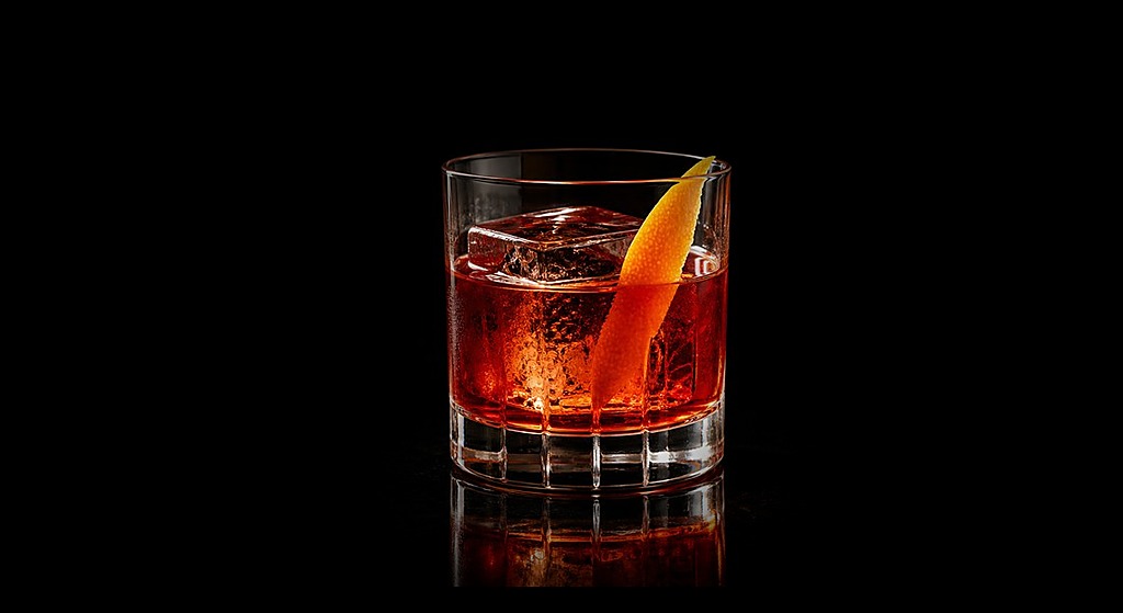 negroni cocktail in a serving glass