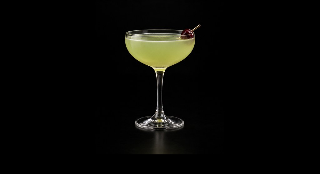 Oh Snap! cocktail on a dark studio background