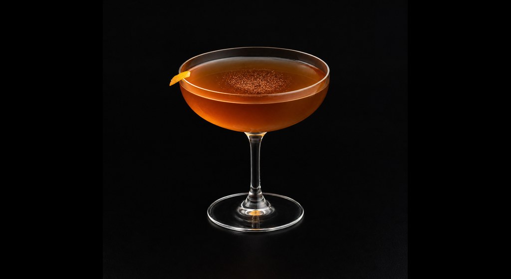 Parle-vous Irish Cocktail cocktail on a dark studio background
