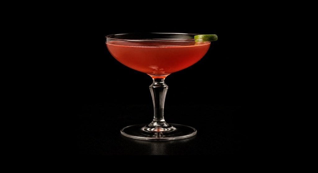 Queen's Park Hotel Super Cocktail cocktail on a dark studio background
