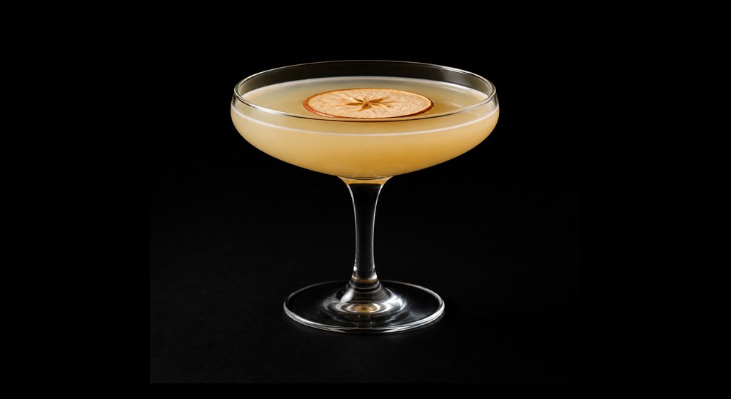 Seamus Plug cocktail on a dark studio background