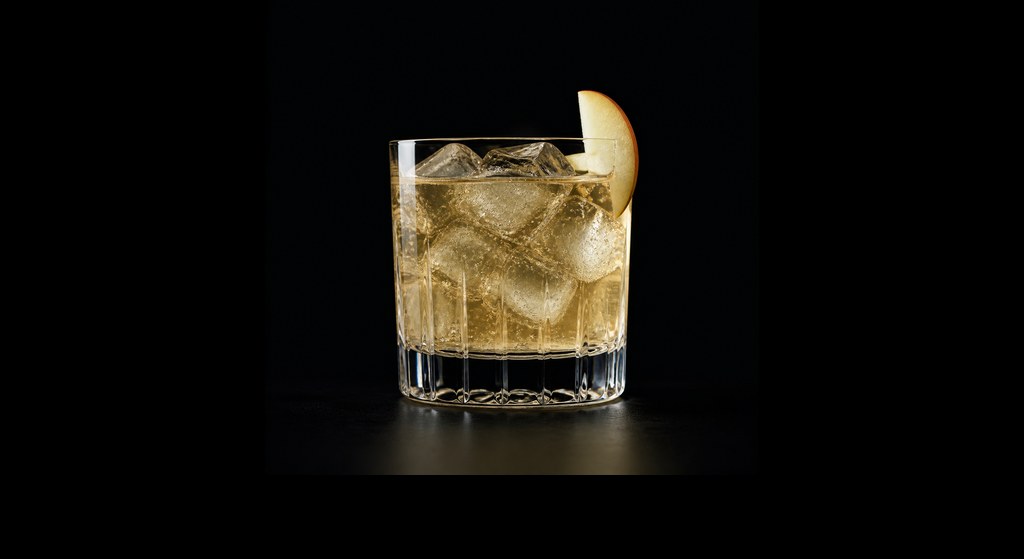 Side Err cocktail on a dark studio background