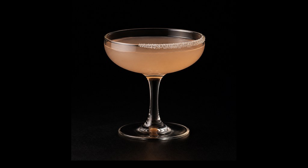 Sin Limites cocktail on a dark studio background