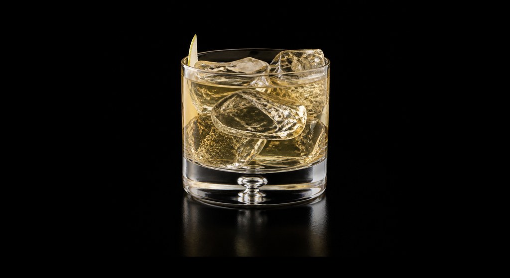 Slynx cocktail on a dark studio background