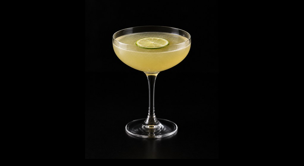 Tour Le Carbet cocktail on a dark studio background