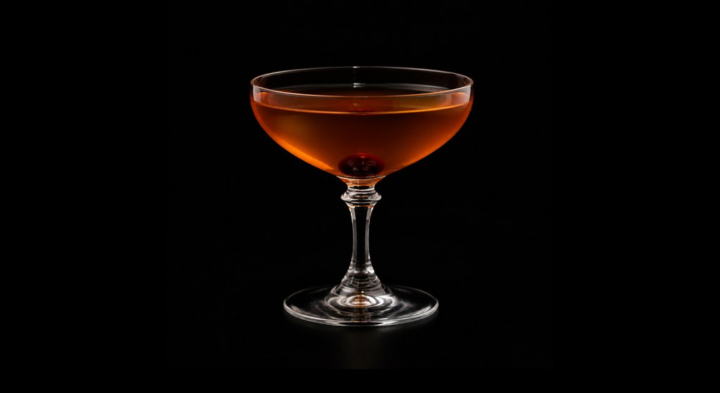 Vieux Navine cocktail on a dark studio background
