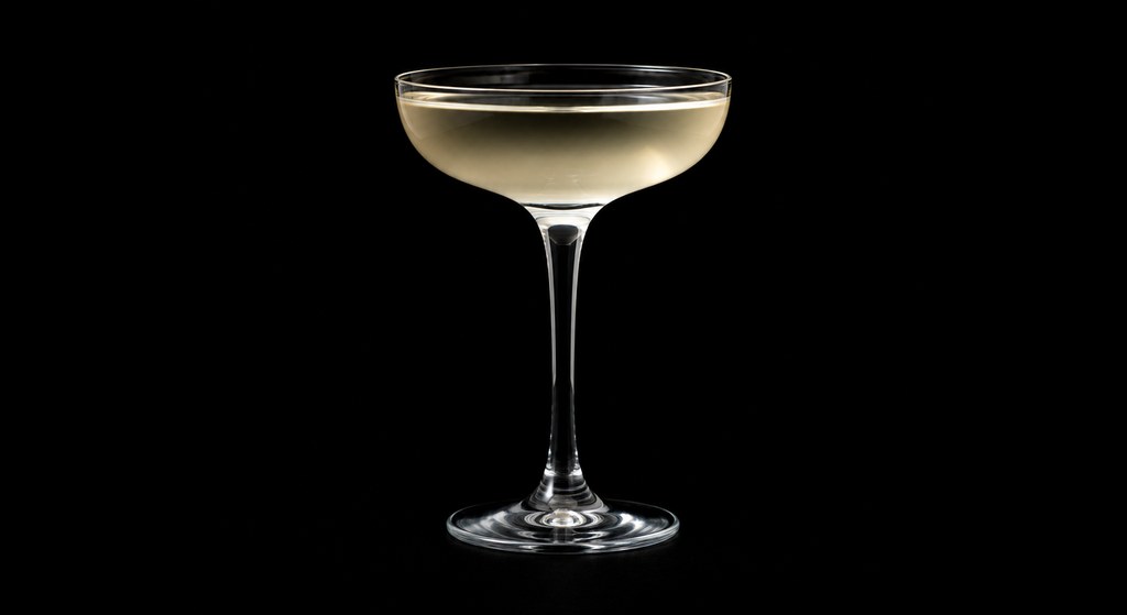 Wembley Cocktail cocktail on a dark studio background