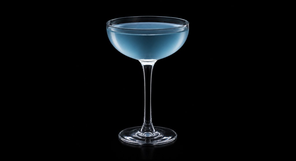 Yale Cocktail cocktail on a dark studio background