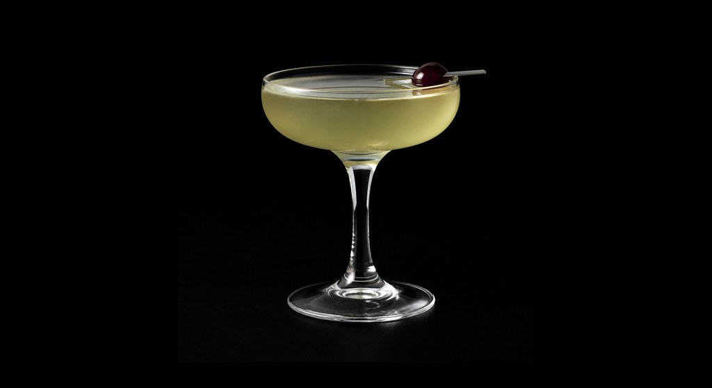 Yes Dear! cocktail on a dark studio background